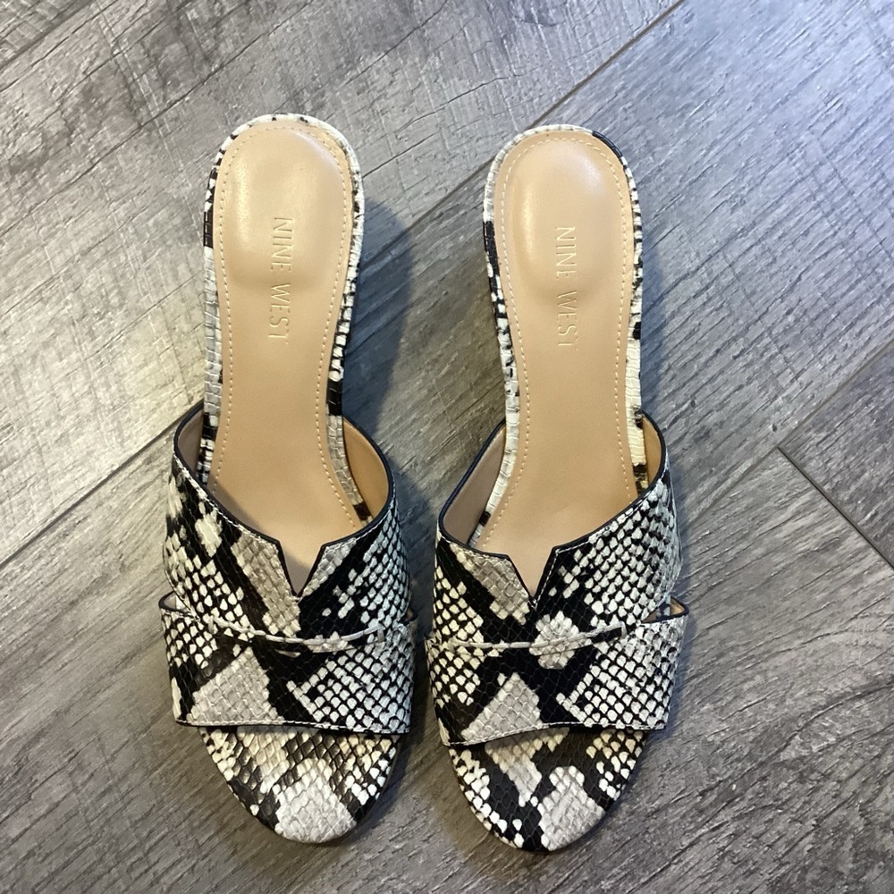 Nine West Andre Snakeskin Heel Slides Size 8M - image 2